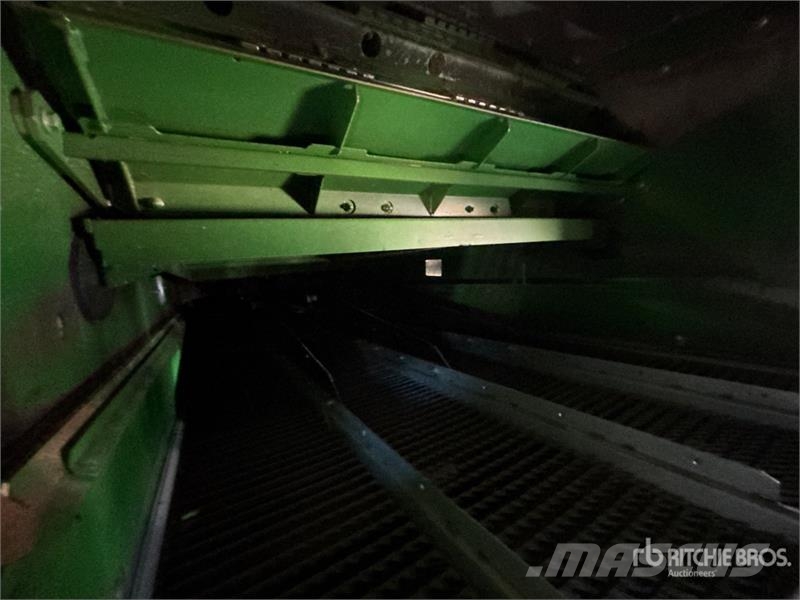 John Deere S680 Skurtreskere