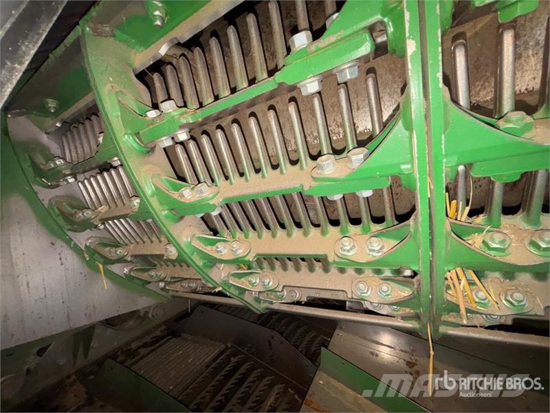 John Deere S680 حصادات