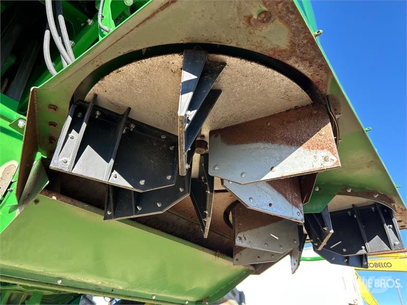 John Deere S680 حصادات