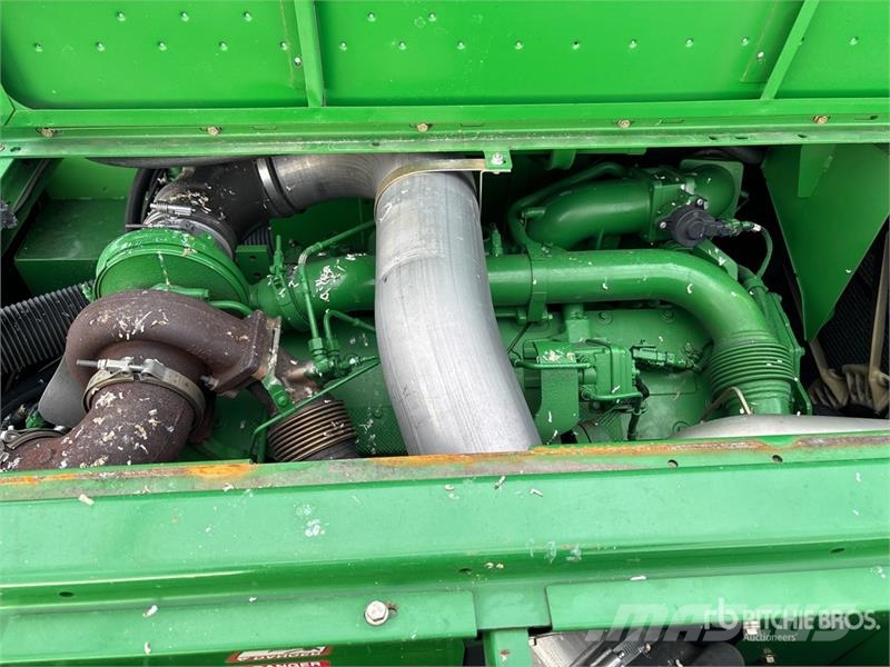 John Deere S680 Combine harvesters