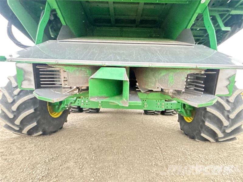 John Deere S680 Kombájnok