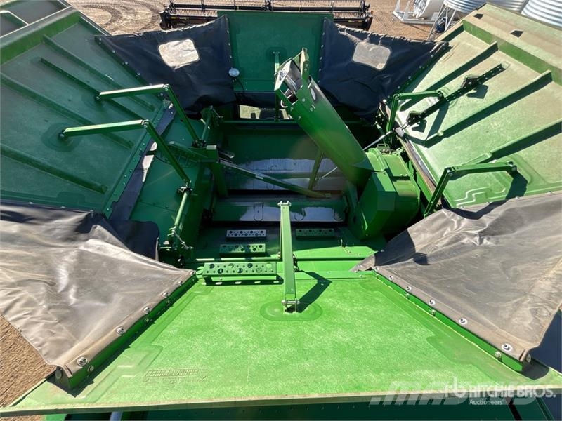 John Deere S680 Skurtreskere
