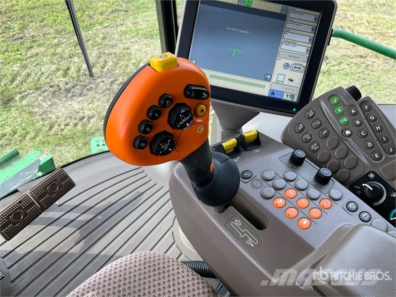 John Deere S680 Mietitrebbiatrici