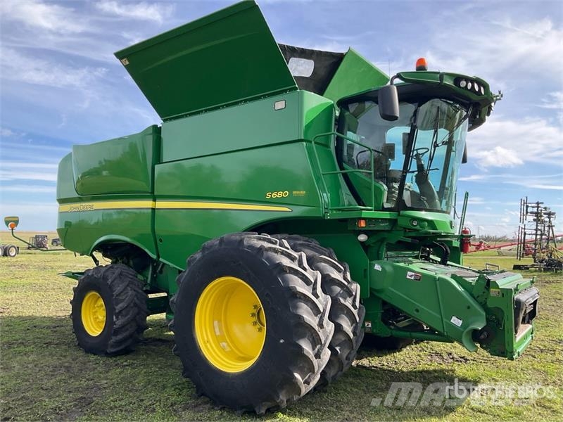 John Deere S680 Mietitrebbiatrici