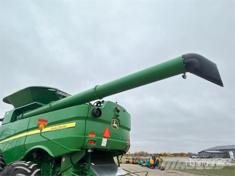 John Deere S680 Kombájnok