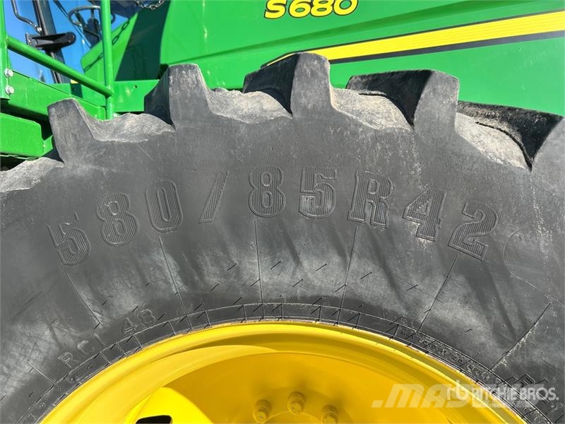 John Deere S680 حصادات