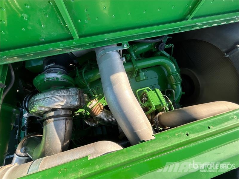 John Deere S680 حصادات