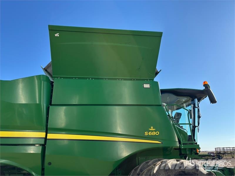 John Deere S680 Skurtreskere