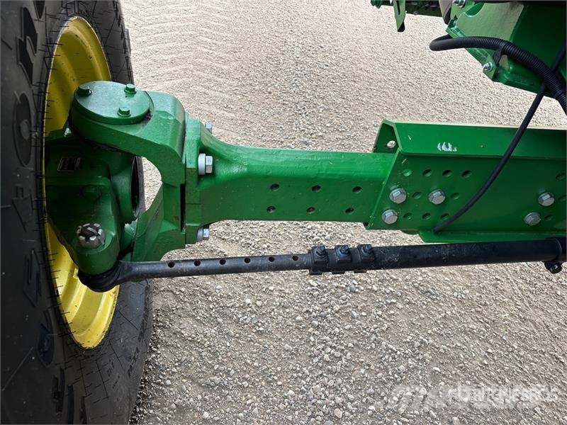 John Deere S680 Combine harvesters