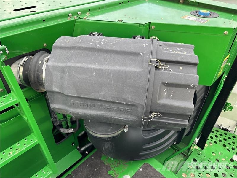 John Deere S680 Combine harvesters
