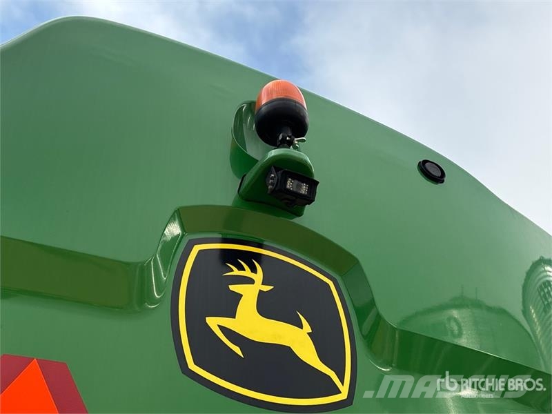 John Deere S680 Combine harvesters