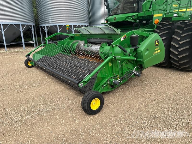 John Deere S680 Combine harvesters