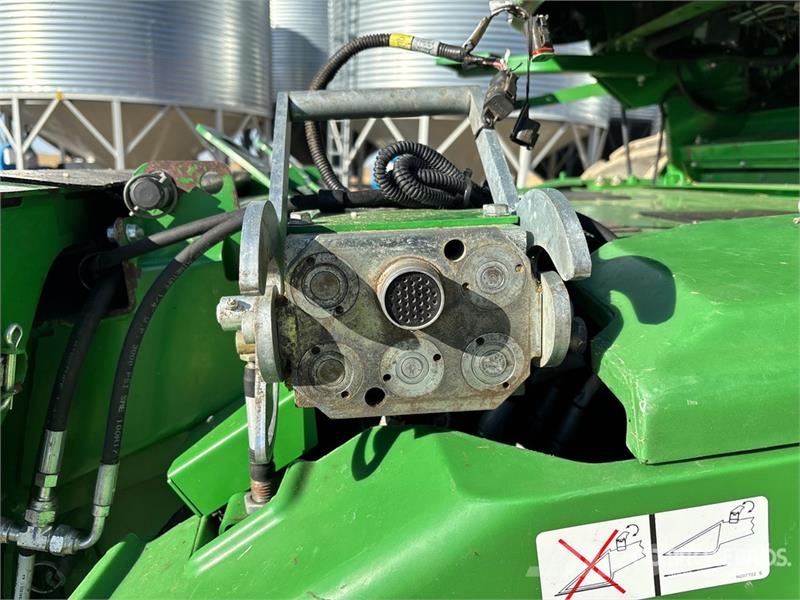 John Deere S680 Skurtreskere