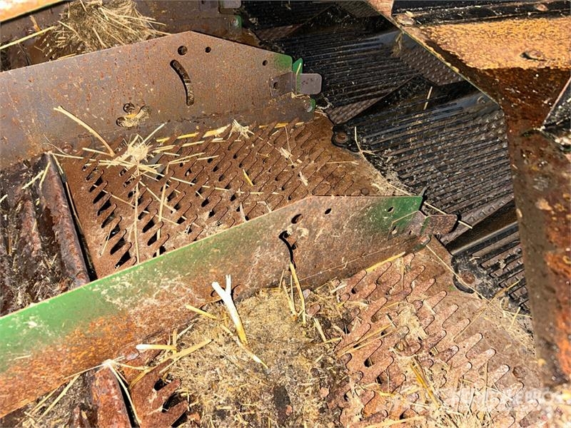 John Deere S680 حصادات