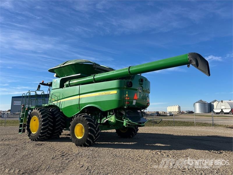 John Deere S680 حصادات