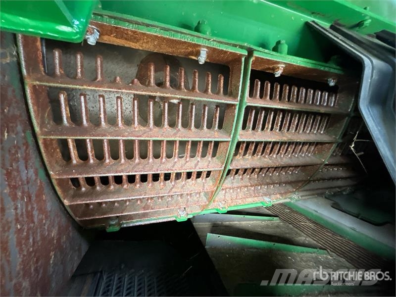 John Deere S680 حصادات