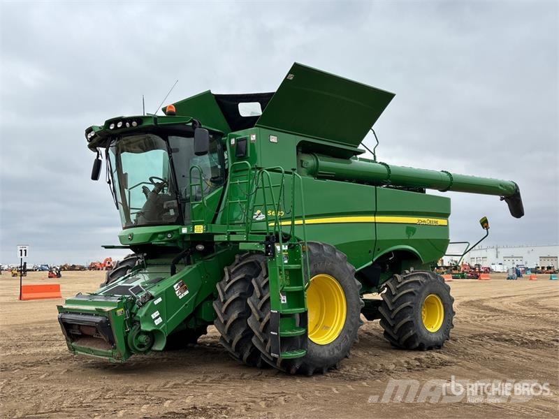 John Deere S680 Mietitrebbiatrici