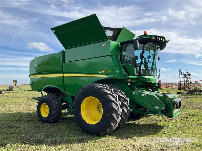 John Deere S680 Mietitrebbiatrici