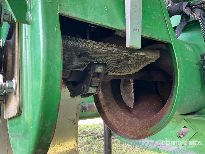 John Deere S680 Mietitrebbiatrici