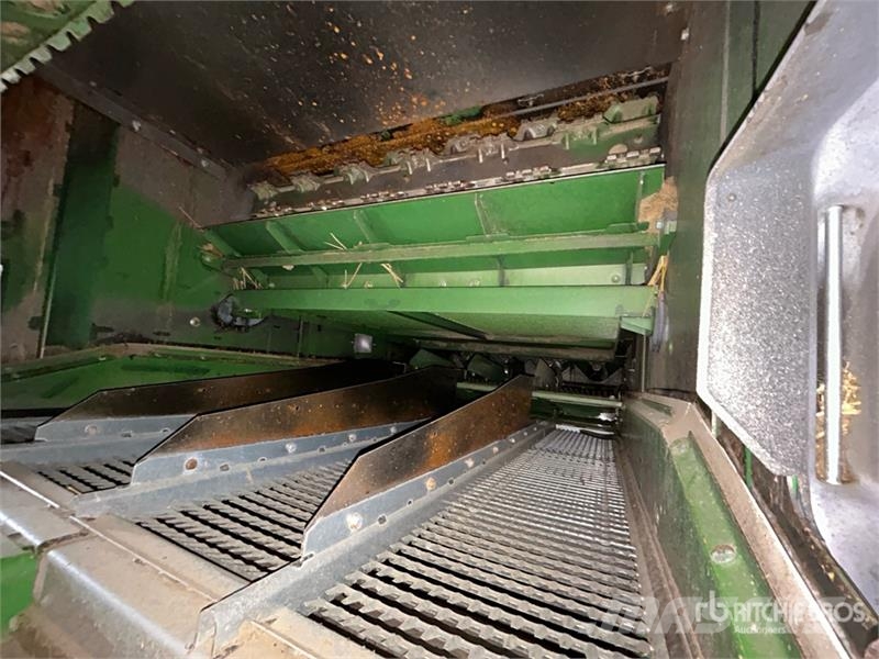 John Deere S680 حصادات