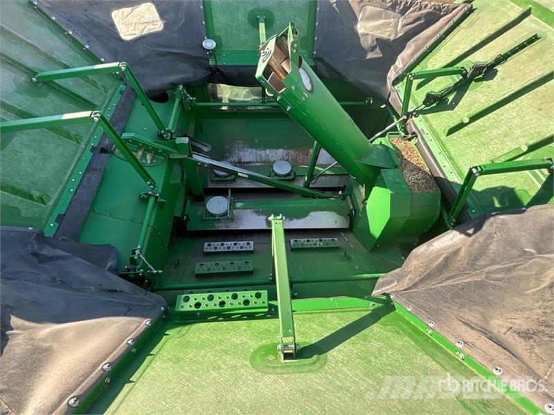 John Deere S680 Mietitrebbiatrici