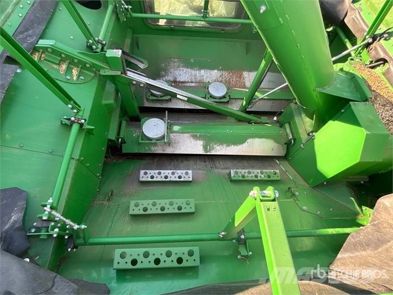 John Deere S680 Mietitrebbiatrici