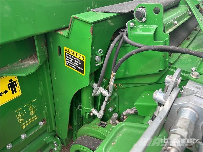 John Deere S680 Combine harvesters