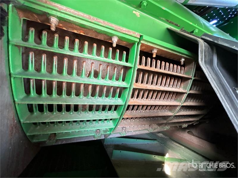 John Deere S680 حصادات