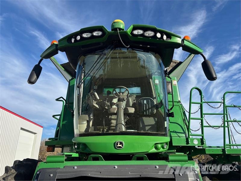John Deere S680 Mietitrebbiatrici