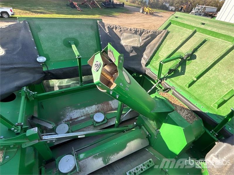 John Deere S680 Mietitrebbiatrici