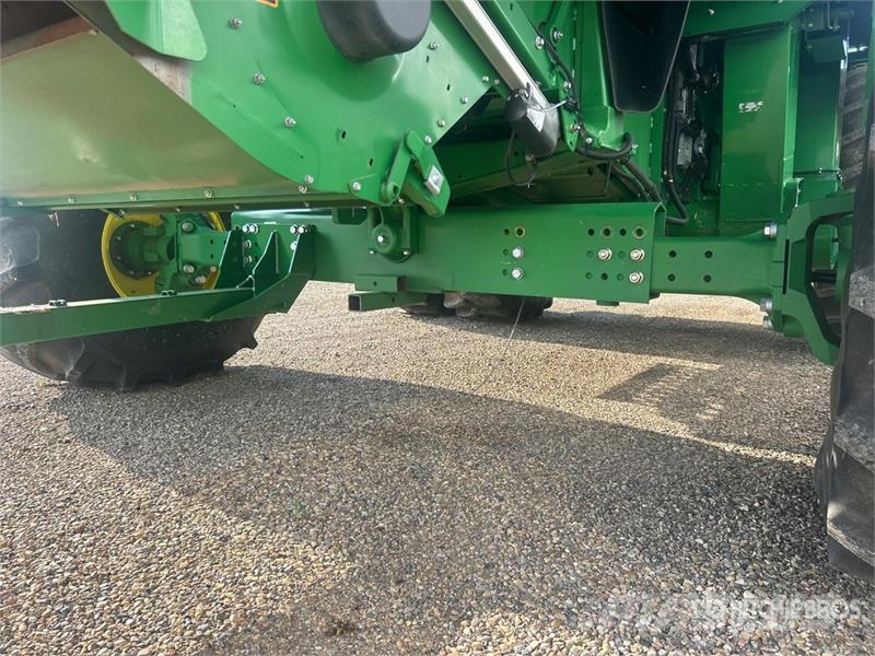 John Deere S680 Mähdrescher