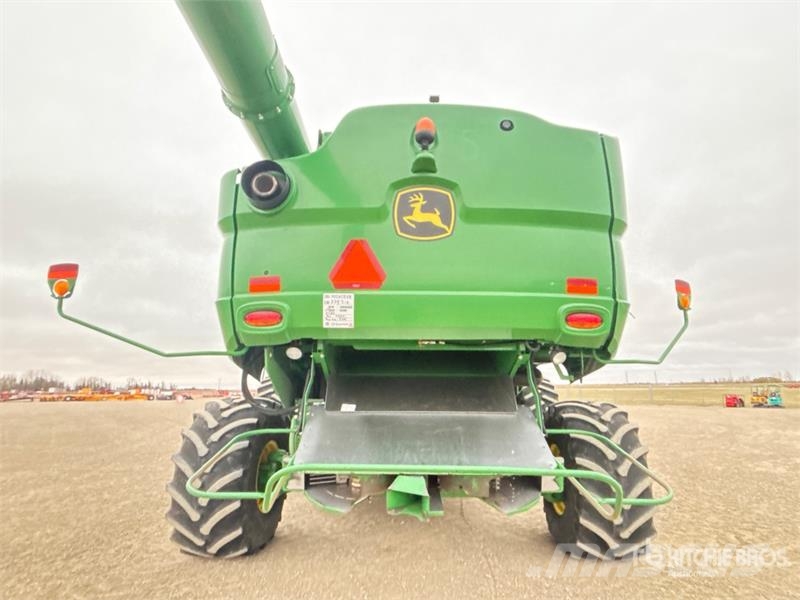 John Deere S680 Kombájnok