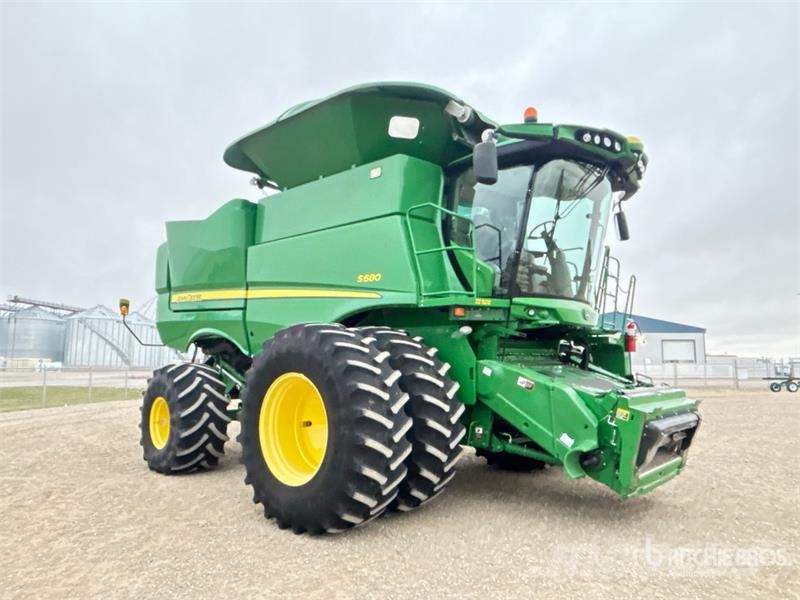 John Deere S680 Kombájnok
