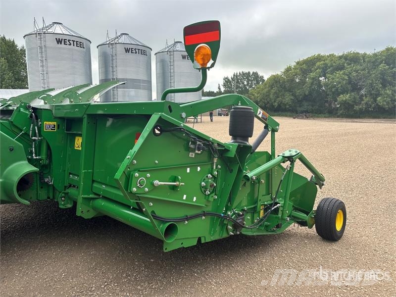 John Deere S680 Combine harvesters