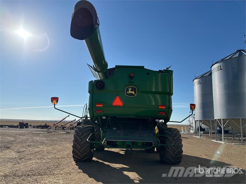 John Deere S680 Skurtreskere