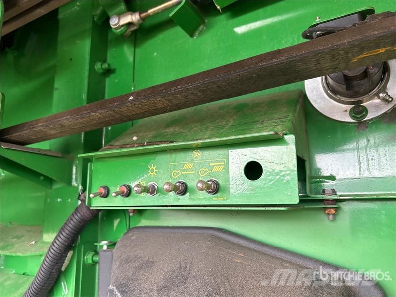 John Deere S680 حصادات