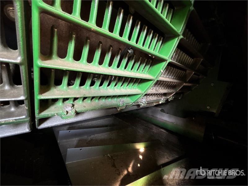 John Deere S680 Skurtreskere