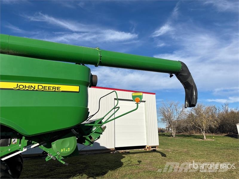 John Deere S680 Mietitrebbiatrici