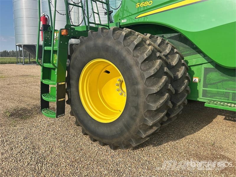 John Deere S680 Mähdrescher