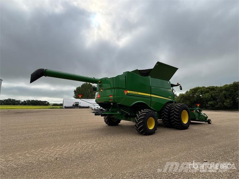 John Deere S680 Combine harvesters