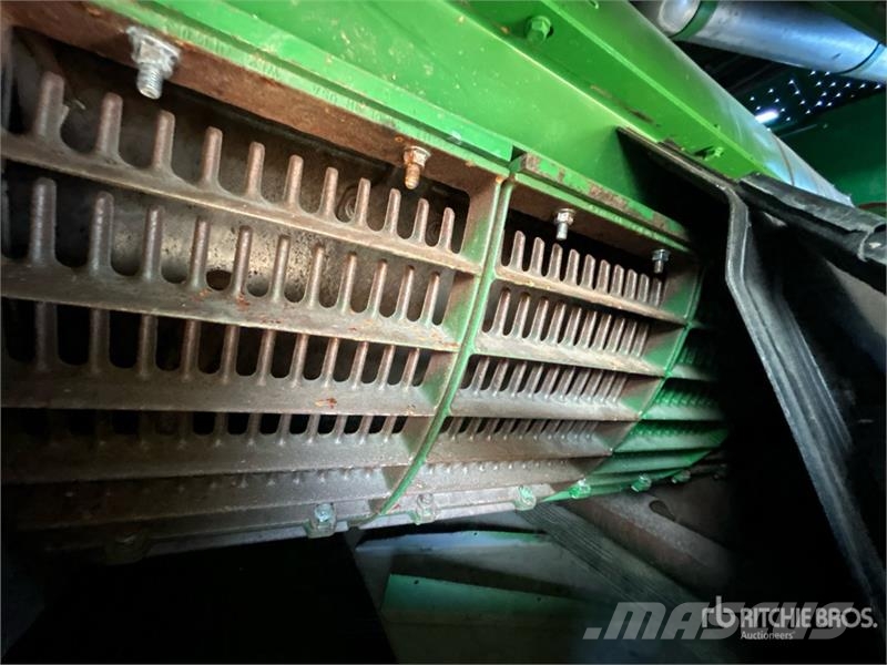 John Deere S680 حصادات