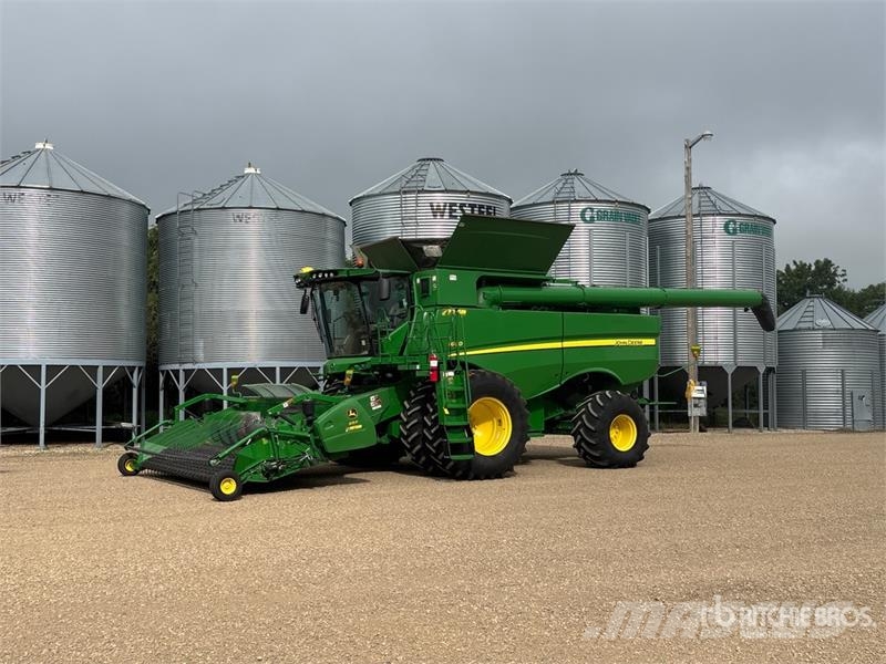 John Deere S680 Combine harvesters