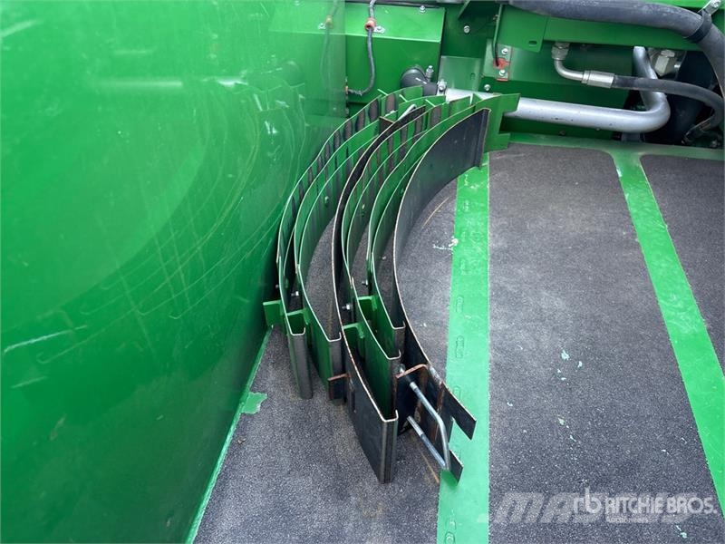 John Deere S680 حصادات