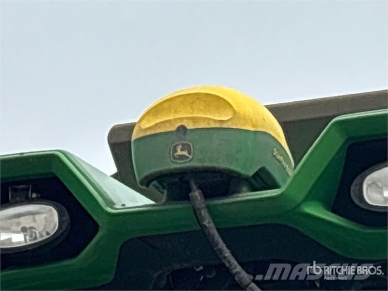 John Deere S680 Combine harvesters