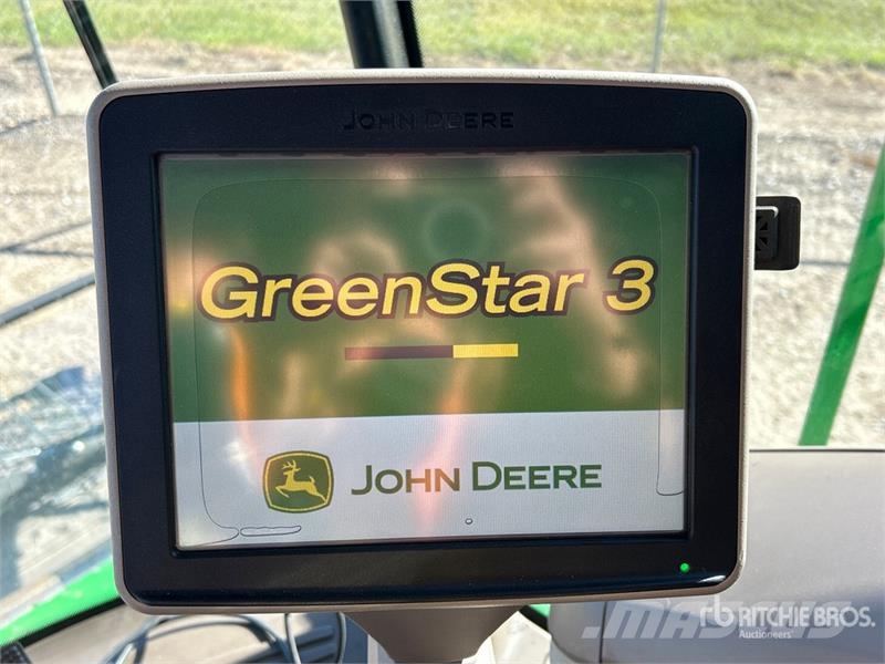 John Deere S690 コンバイン