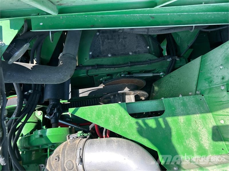 John Deere S690 Kombájnok