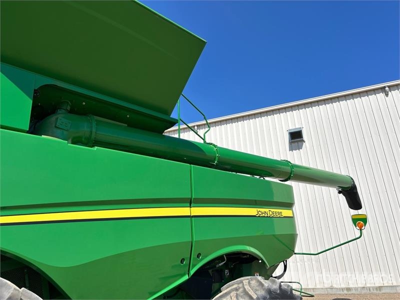 John Deere S690 Kombájnok