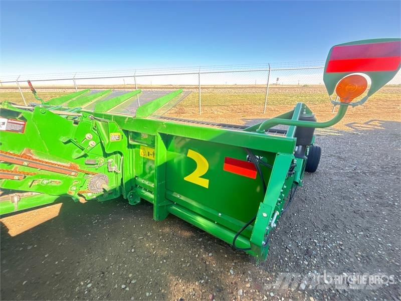 John Deere S690 コンバイン