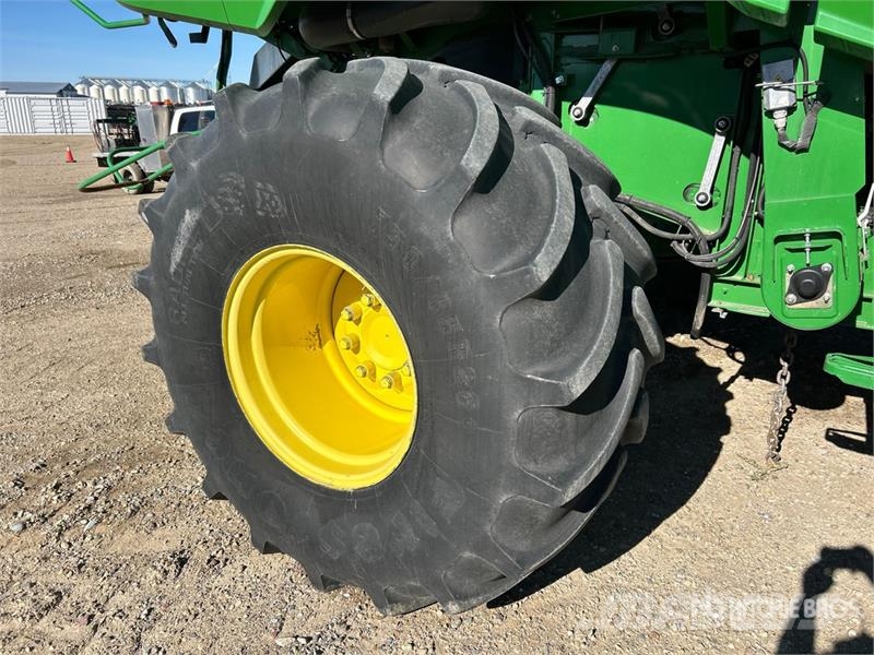 John Deere S690 コンバイン