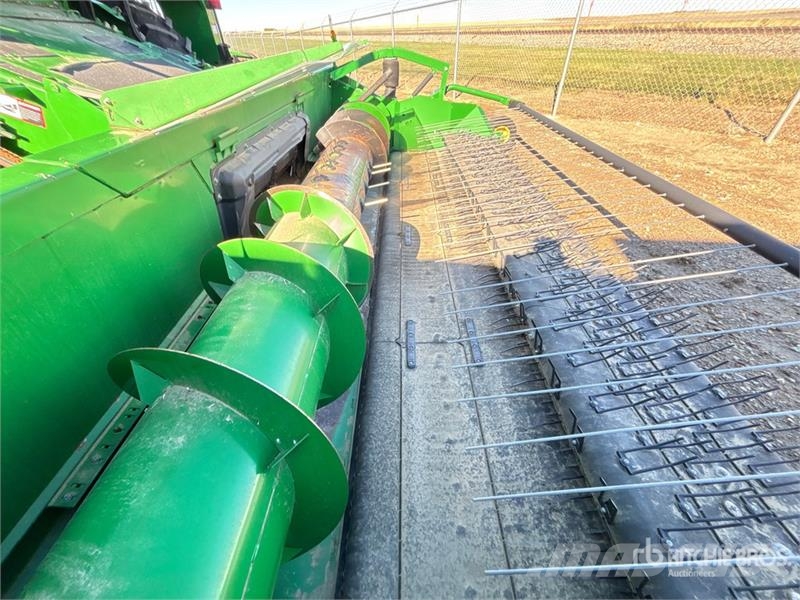 John Deere S690 コンバイン